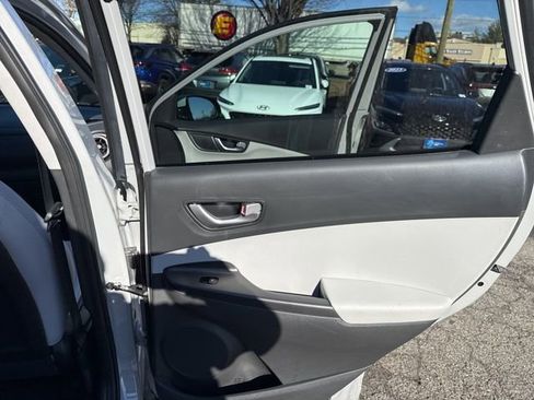 Used 2023 Hyundai Kona SEL w/ Convenience Package image 31