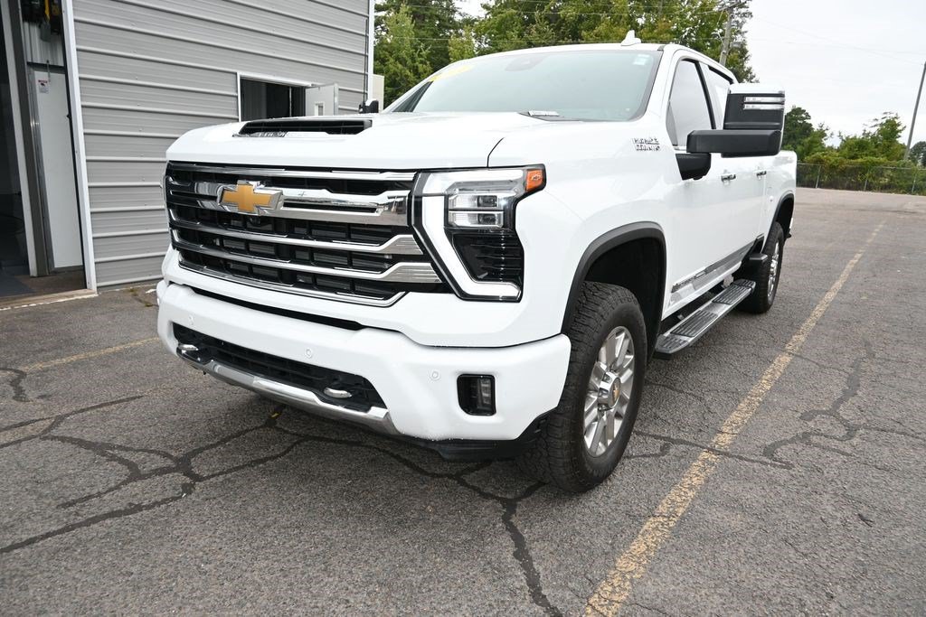 Used 2024 Chevrolet Silverado 2500 High Country w/ High Country Premium Package AWD/4WD image 38