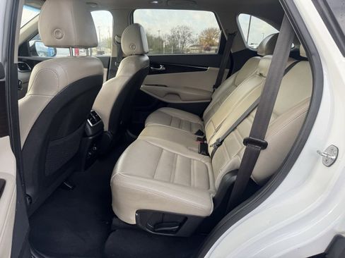Used 2020 Kia Sorento EX image 9