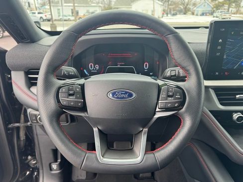 Used 2025 Ford Explorer ST-Line w/ ST-Line Street Pack image 8