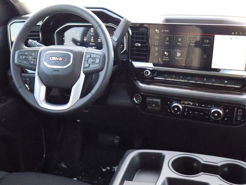 New 2026 GMC Sierra 1500 SLE image 10