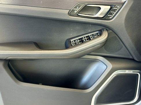 Used 2023 Porsche Macan GTS image 17