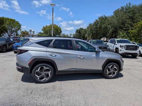 Used 2024 Hyundai Tucson SEL w/ Convenience Package AWD/4WD image 3