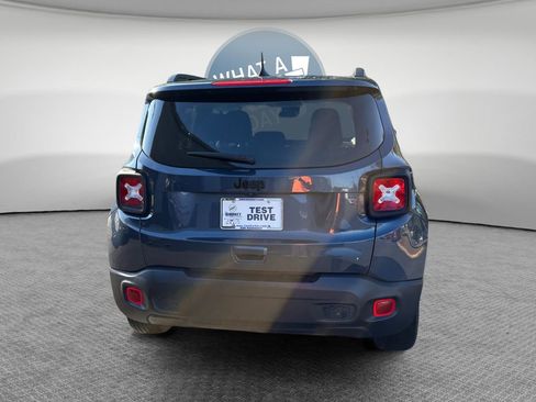 Used 2023 Jeep Renegade Latitude AWD/4WD image 5