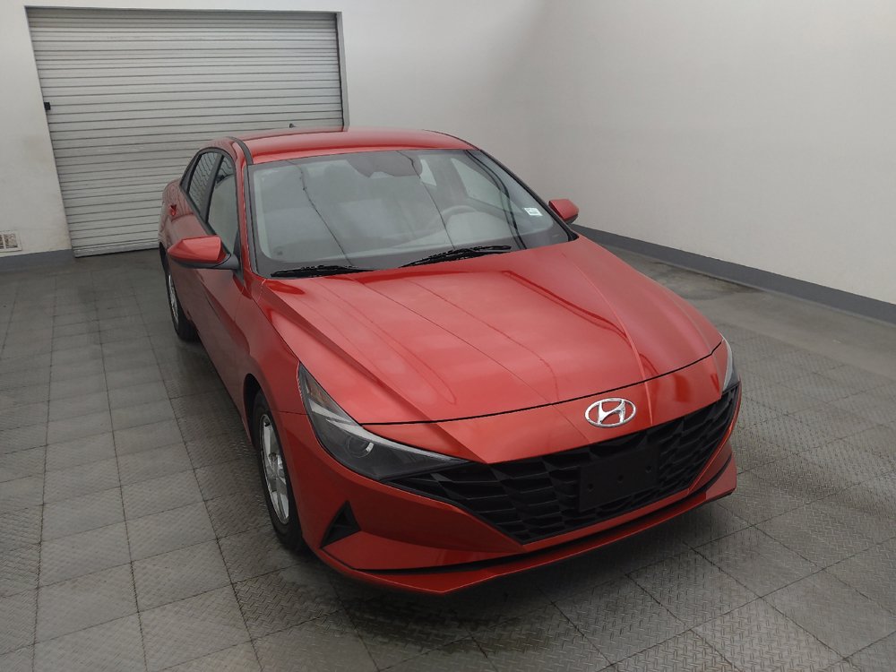 Used 2021 Hyundai Elantra SE FWD image 14