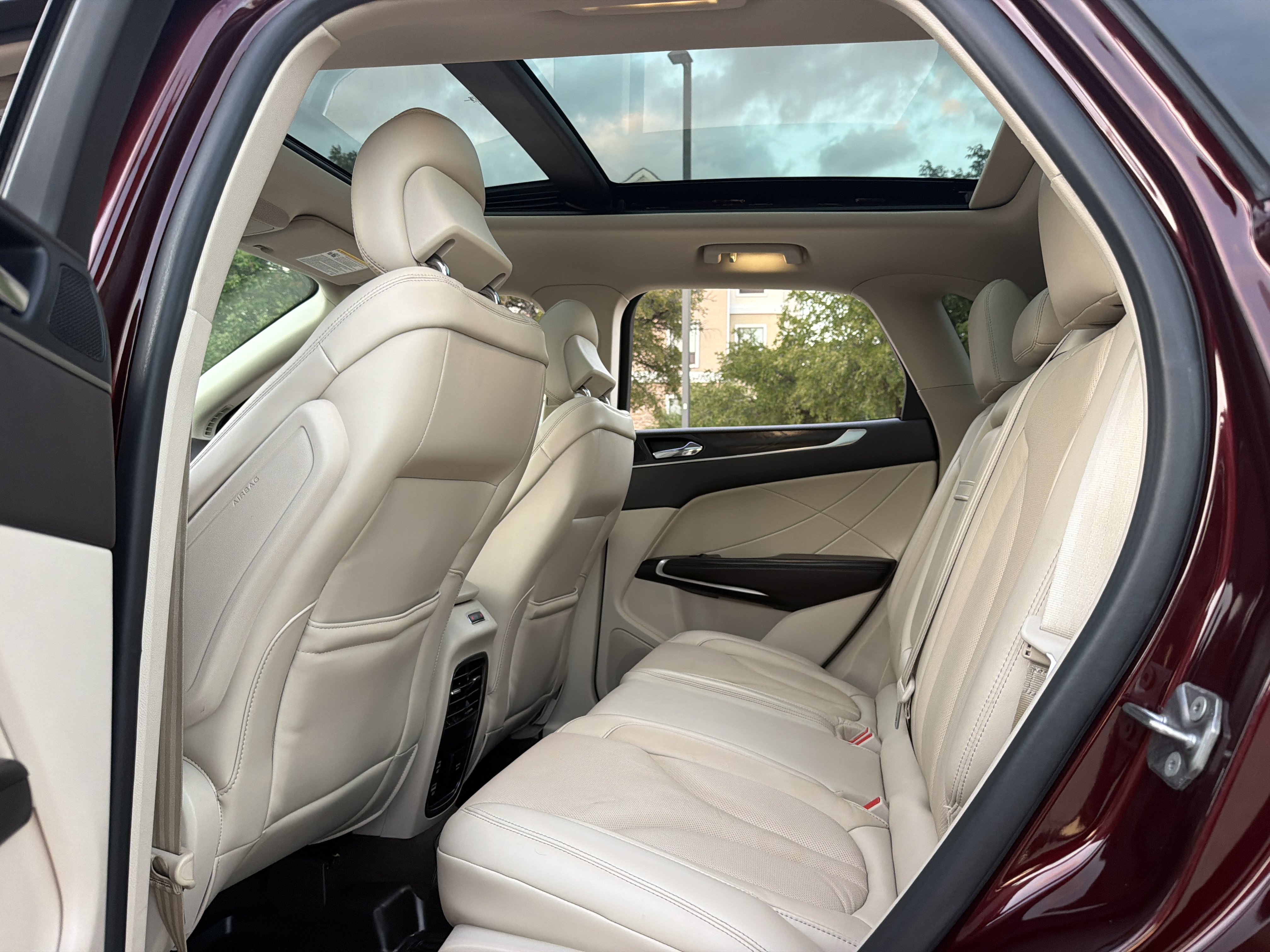 Used 2019 Lincoln MKC Reserve w/ MKC Climate Package FWD image 23