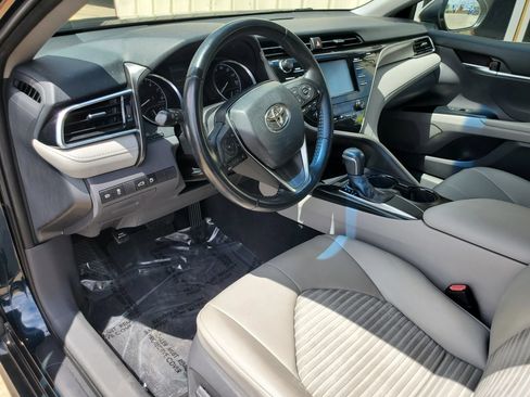 Used 2018 Toyota Camry SE w/ Convenience Package FWD image 29