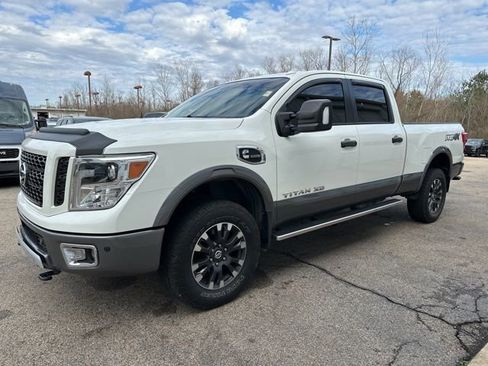Used 2019 Nissan Titan PRO-4X w/ Pro-4x Convenience Package image 1