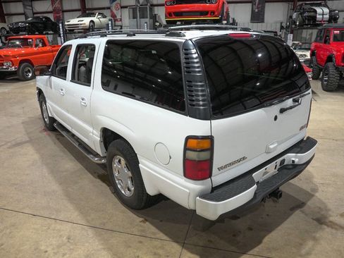 Used 2005 GMC Yukon XL Denali image 16