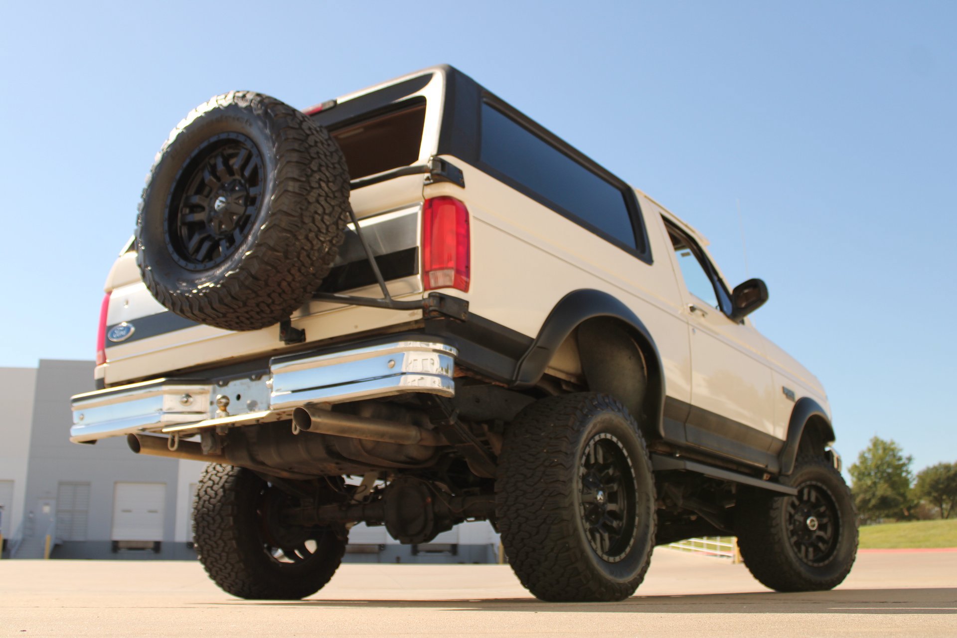 Used 1995 Ford Bronco Eddie Bauer AWD/4WD image 16