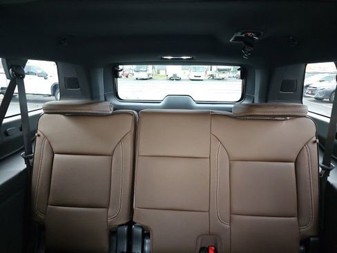 New 2026 Chevrolet Suburban High Country image 11