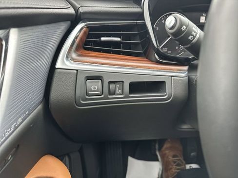 Used 2025 Cadillac XT5 Premium Luxury AWD/4WD image 20