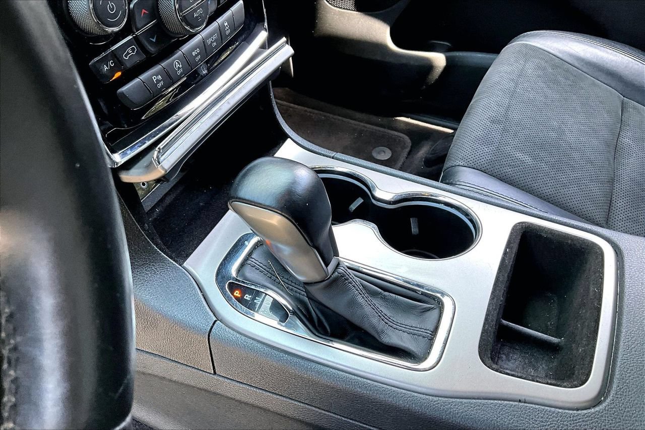 Used 2019 Jeep Grand Cherokee Altitude AWD/4WD image 15