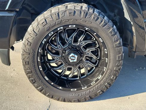 Used 2021 RAM 1500 Limited w/ Body Color Bumper Group image 10