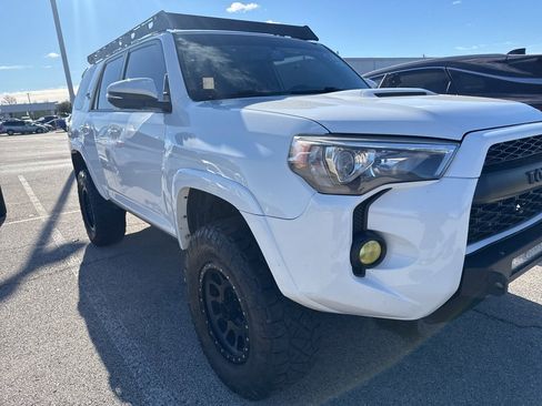 Used 2019 Toyota 4Runner TRD Off-Road Premium image 3