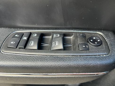 Used 2014 Dodge Charger SXT RWD image 24