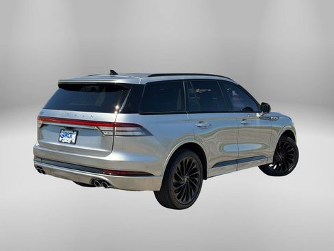 Used 2024 Lincoln Aviator Reserve w/ Jet Package AWD/4WD image 4
