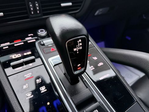 Used 2019 Porsche Cayenne E-Hybrid image 25