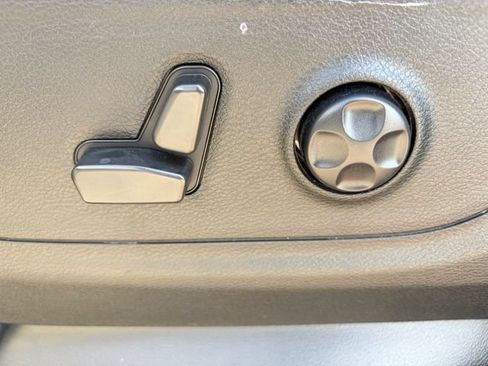 Used 2021 RAM 1500 Big Horn RWD image 6