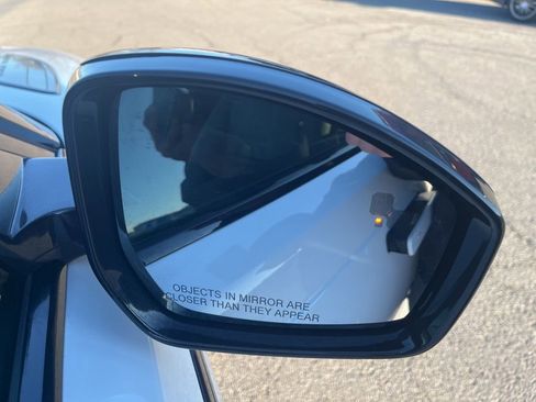 Used 2023 Land Rover Range Rover Velar R-Dynamic S image 52