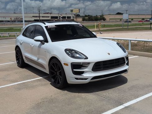 Used 2017 Porsche Macan GTS AWD/4WD image 3