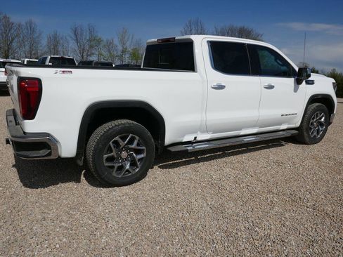 New 2026 GMC Sierra 1500 SLT AWD/4WD image 5