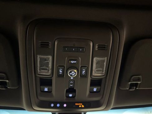 Used 2022 Chevrolet Tahoe Z71 w/ Luxury Package image 26