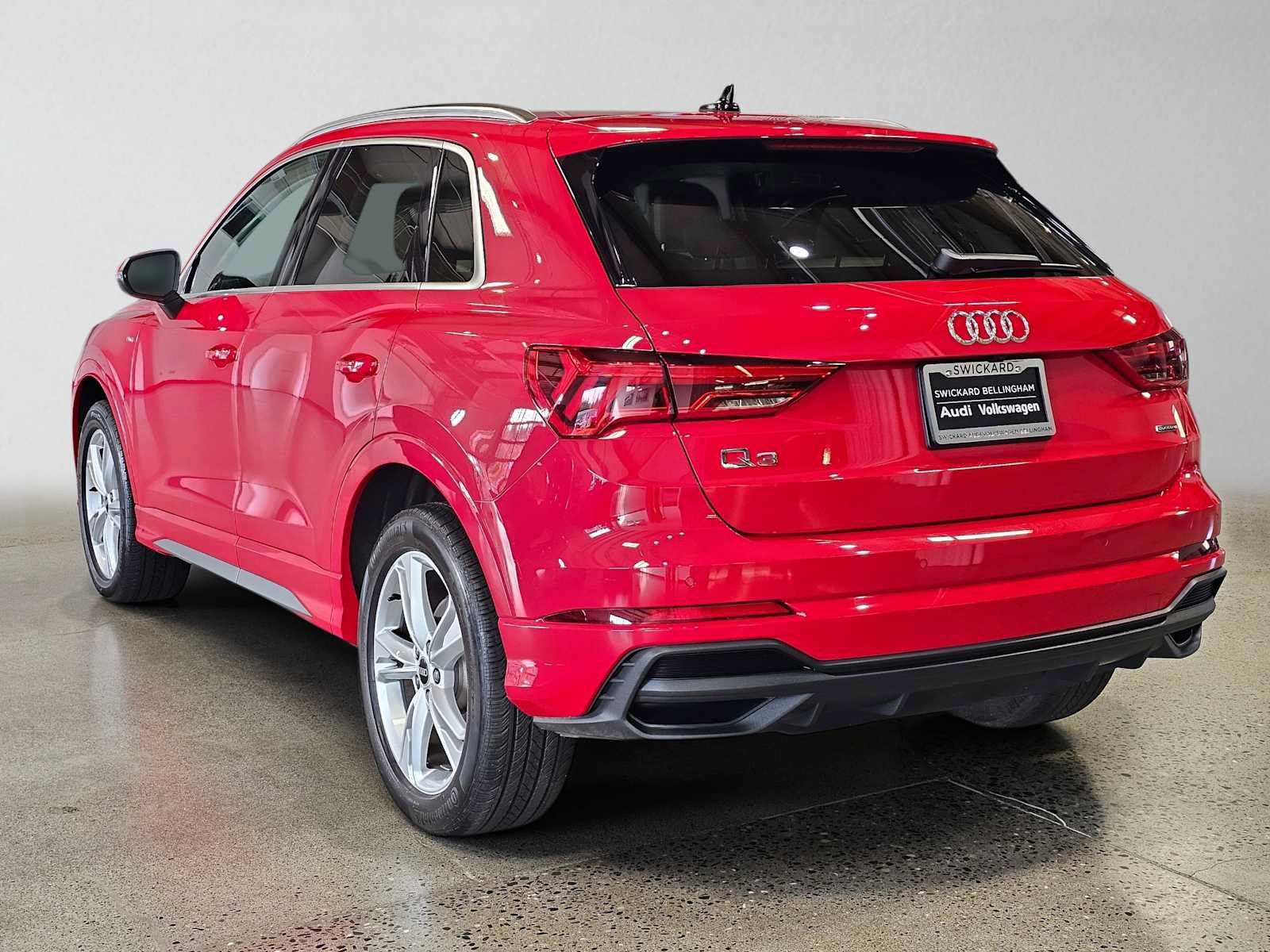 Used 2023 Audi Q3 2.0T Premium Plus w/ Premium Plus Package AWD/4WD image 5