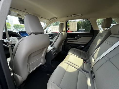 Certified 2024 Lincoln Corsair AWD w/ Equipment Group 101A image 18
