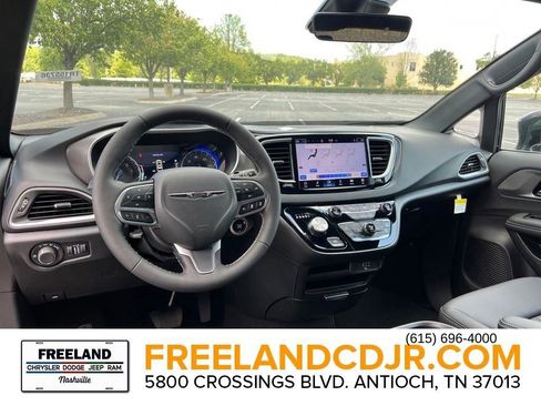 New 2026 Chrysler Voyager LX image 10