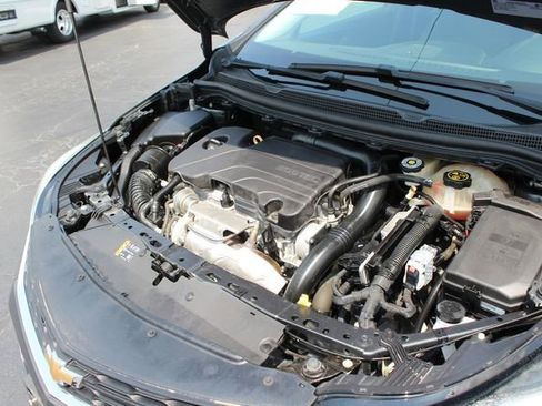 Used 2018 Chevrolet Cruze LT w/ Convenience Package image 25