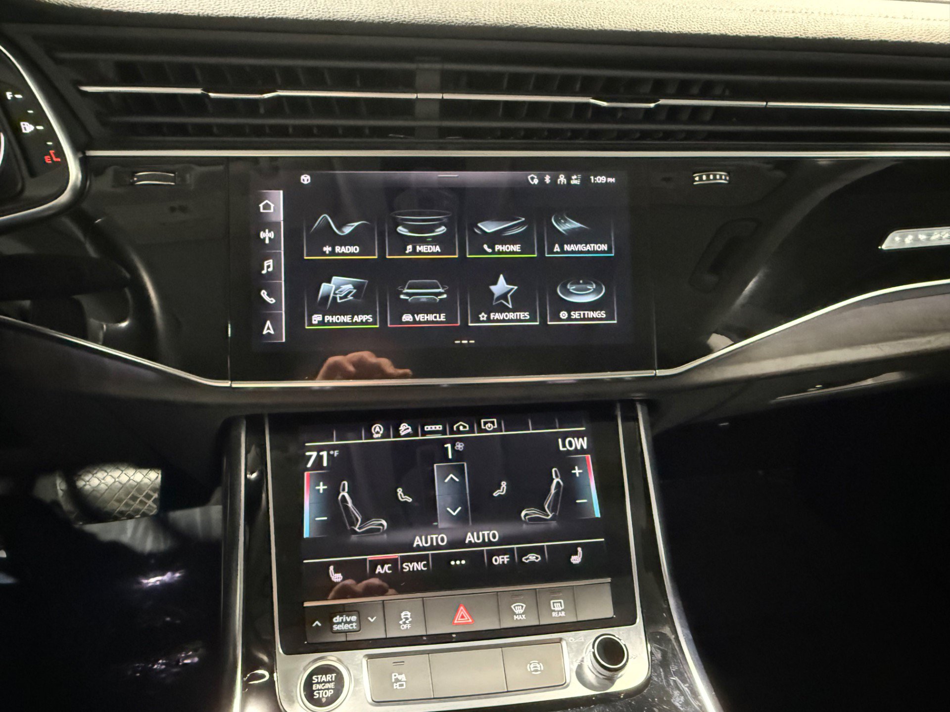 Used 2023 Audi Q8 Premium w/ Convenience Package AWD/4WD image 28
