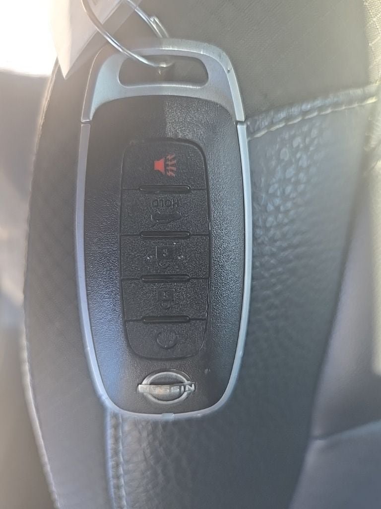 Used 2025 Nissan Pathfinder SL AWD/4WD image 42