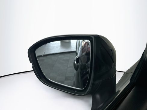 Used 2023 Nissan Pathfinder SL w/ Black Appearance Package FWD image 16