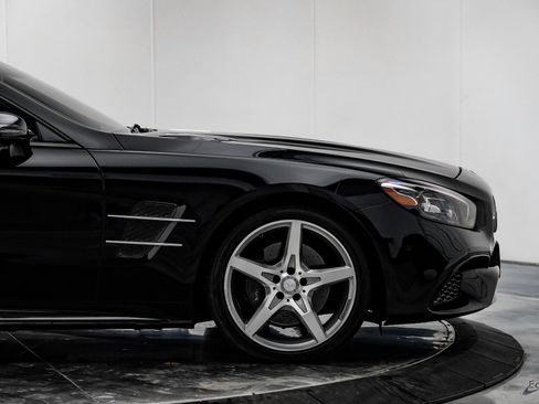 Used 2017 Mercedes-Benz SL 550 image 23