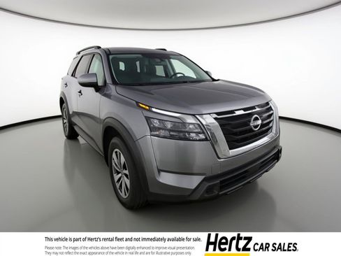 Used 2025 Nissan Pathfinder SV FWD image 1