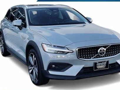 Certified 2025 Volvo V60 B5 Cross Country Plus