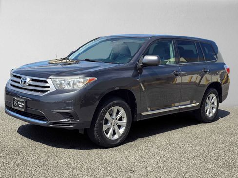 Used 2011 Toyota Highlander 2WD w/ Tow Pkg image 7