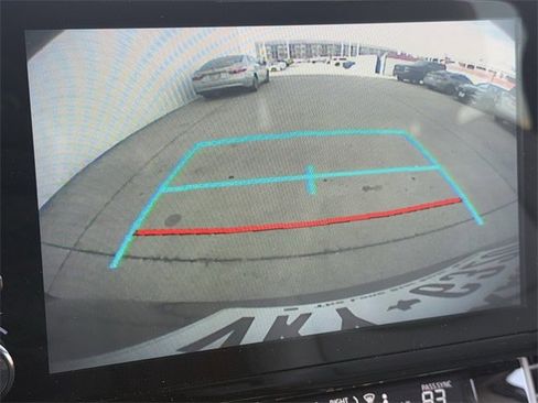 Used 2024 Toyota Sienna XLE image 17