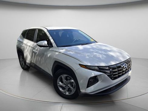 Used 2022 Hyundai Tucson SE image 3