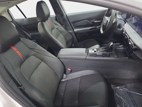 New 2026 Nissan Sentra SR w/ SR Premium Package FWD image 10
