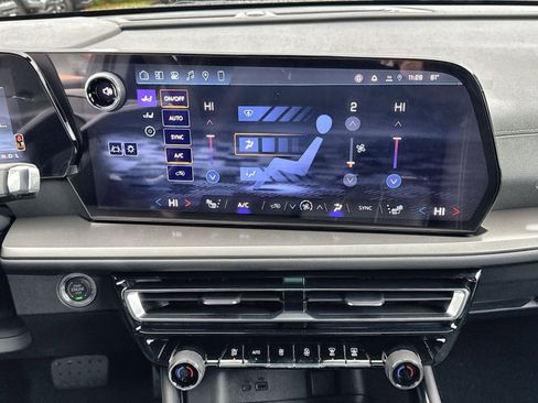 New 2026 Chevrolet Traverse LT image 21