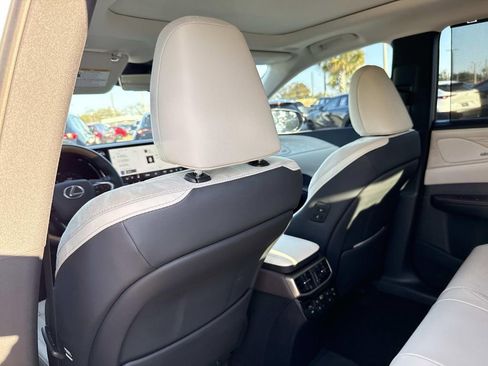Used 2025 Lexus RX 450h AWD w/ Convenience Package image 14