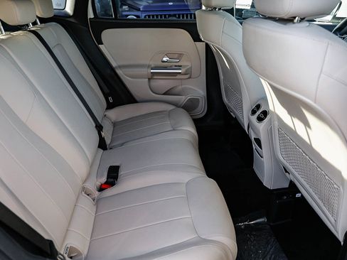 Certified 2025 Mercedes-Benz GLA 250 4MATIC image 17