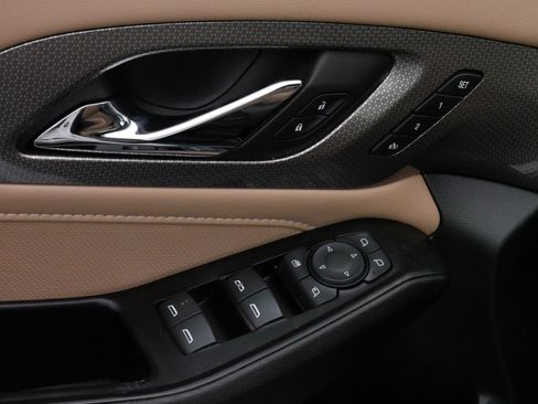 Used 2022 Chevrolet Traverse Premier image 19