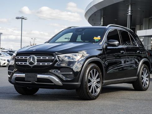 Certified 2025 Mercedes-Benz GLE 450e 4MATIC image 3