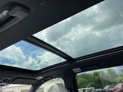 New 2026 Cadillac Vistiq Luxury image 17