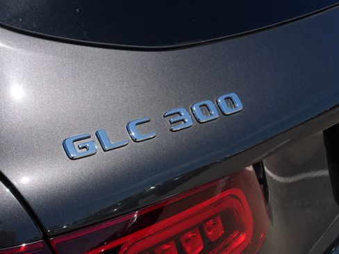 Used 2022 Mercedes-Benz GLC 300 image 21