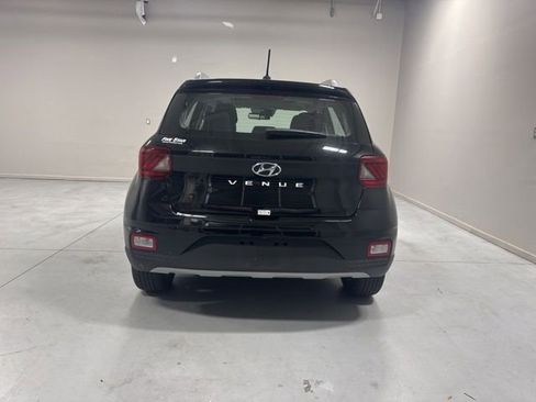 Certified 2026 Hyundai Venue SEL image 7