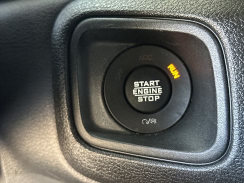Used 2024 Jeep Wrangler Unlimited AWD/4WD image 21